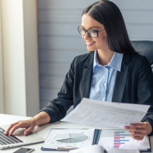 female assistant accountant